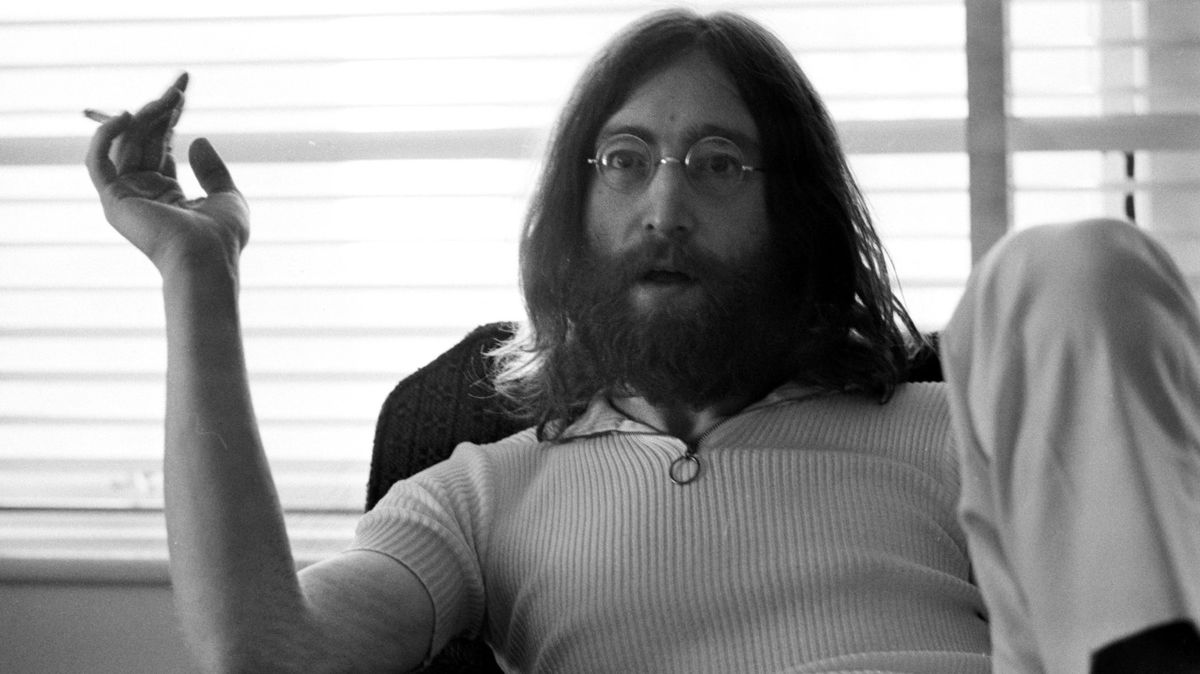 Johna Lennona zastřelil jeho bývalý fanoušek. Před pětačtyřiceti lety na něj počkal před jeho domem